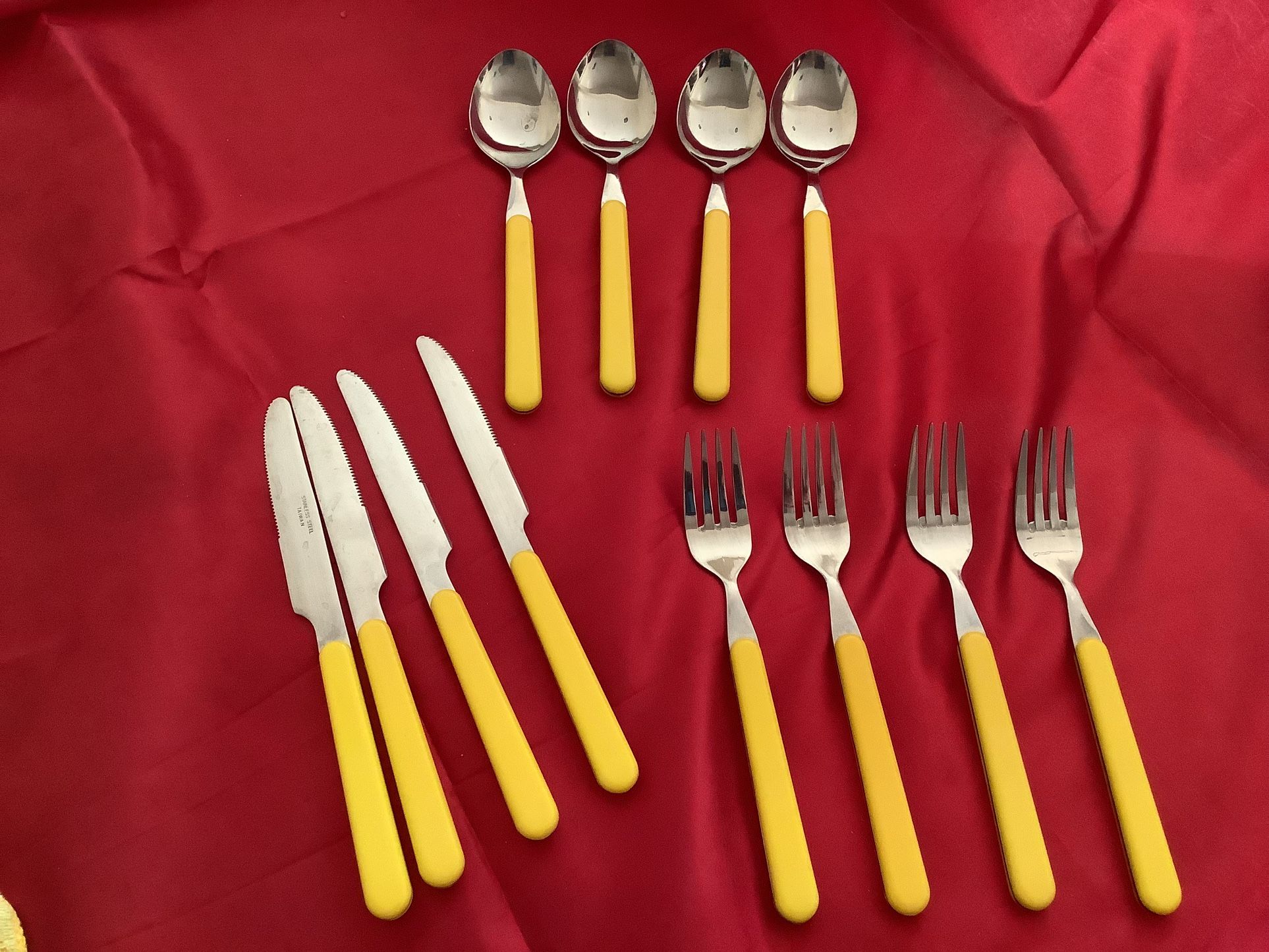 VINTAGE YELLOW 12 piece silverware MADE IN TAIWAN SILVERWARE STAINLESS STEEL