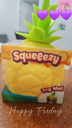 Squeeezy Pineapple🍍 Squishy Toy
