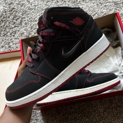 Mid Jordan 1’s 