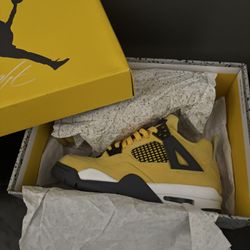 Jordan 4 Retro lighting
