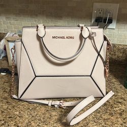 Authentic Michael Kors Leather Purse/satchel