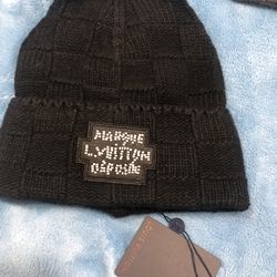 Black pearls beanie