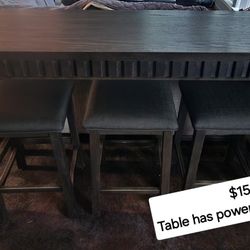 High Top Table With 3 Stools