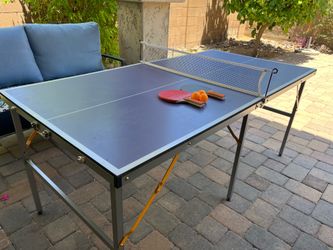 Mini ping pong table