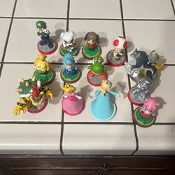 13 Amiibos