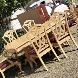 Big Table With 2 Leafs Has Some Ware But Is A Good Table! $100