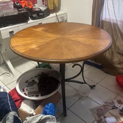 Very Nice Condition Dime Table No Chairs