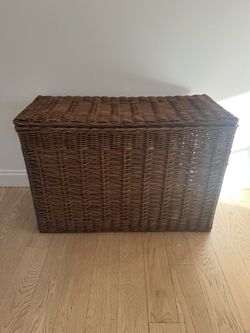 Wicker Basket Trunk