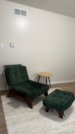 Chair with Ottoman 💚