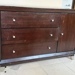 Free Dresser 