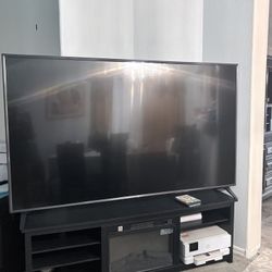 LG TV 75”
