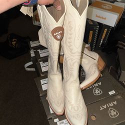 Beautiful Casanova boots size 8.5 super cheap $165