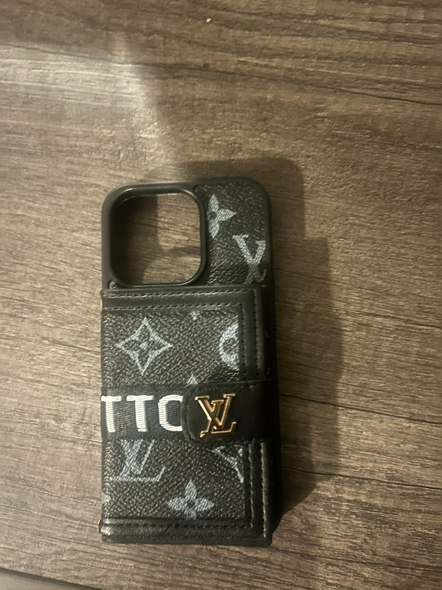 Louis Vuttion Phone Case (iphone 15)