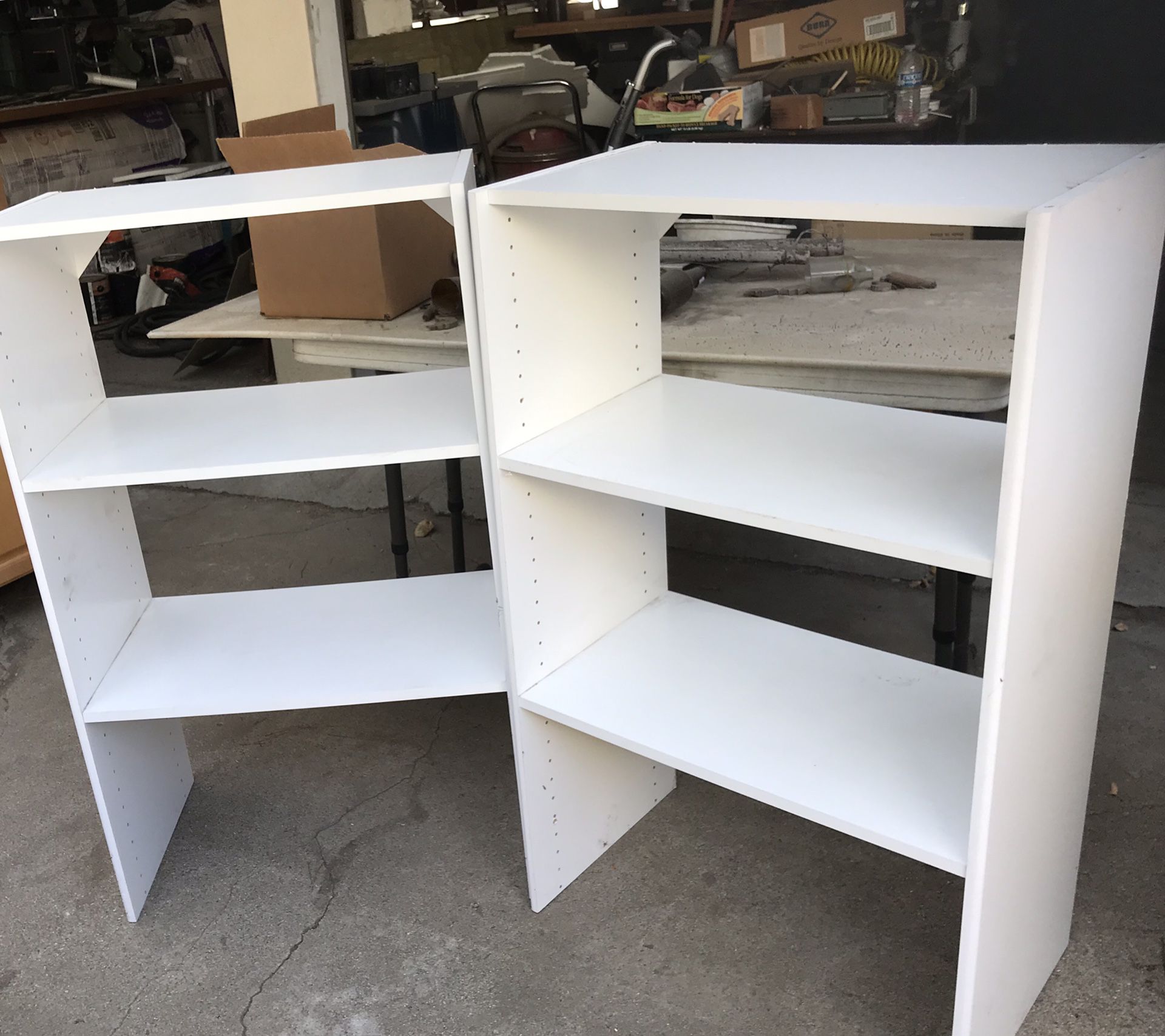 White wood Bookshelf