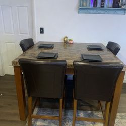 Dinning Table With Matching Chairs
