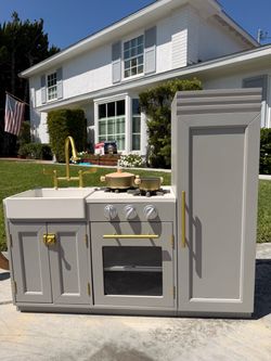 Pottery Barn Chelsea Play Kitchen