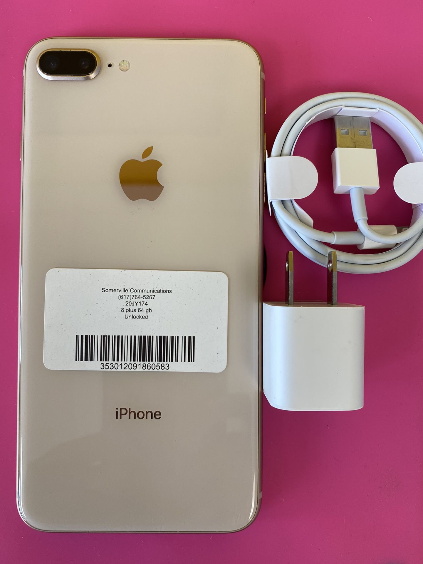 Factory unlocked apple iphone 8 plus 64 gb , store warranty