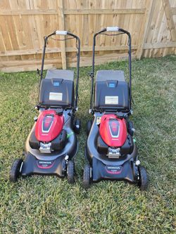 Honda Hrn216 Celf Propelled New $460 Firm Price/ NUEVA $460 Cada Una  Precio Firme 