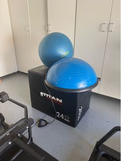Workout Bundle – Plyo Box, BOSU Balance Trainer & Exercise Ball  Description  Cleaning out my home gym and selling this workout bundle.  Includes:  * 