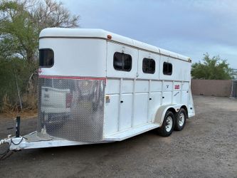 Logan 3 horses trailer