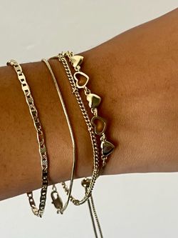 Set of 4 bracelets