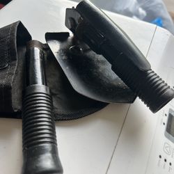 Camping foldable pik n shovel