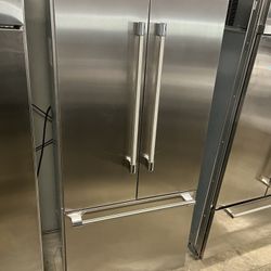 THERMADOR FREEDOM SERIES BUILT IN REFRIGERATOR 36 WIDE BUILT IN MODEL 