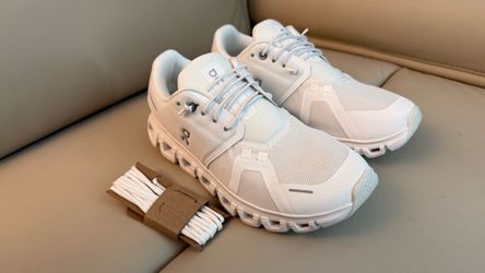 On Cloud Women sneakers