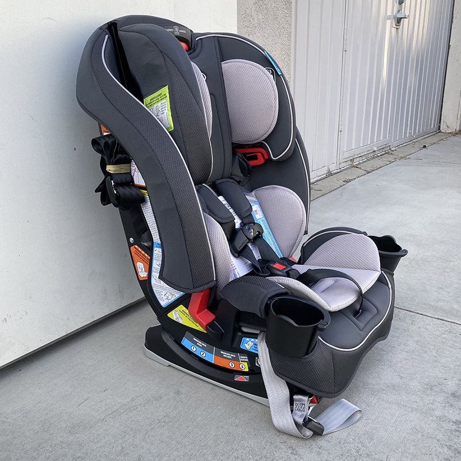 NEW) $145 Graco (Slimfit in 1) Car Seat, Slim Comfy Design
