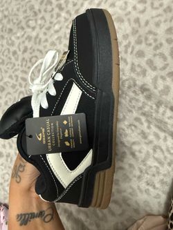 Boys shoes