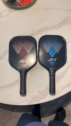 Set of 2 pickleball paddles
