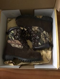 Kids snow boots size 1