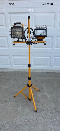 Voltec 08-00211 2-500 (1000) Watt Halogen Work Light w/ 5ft Tri Pod Stand