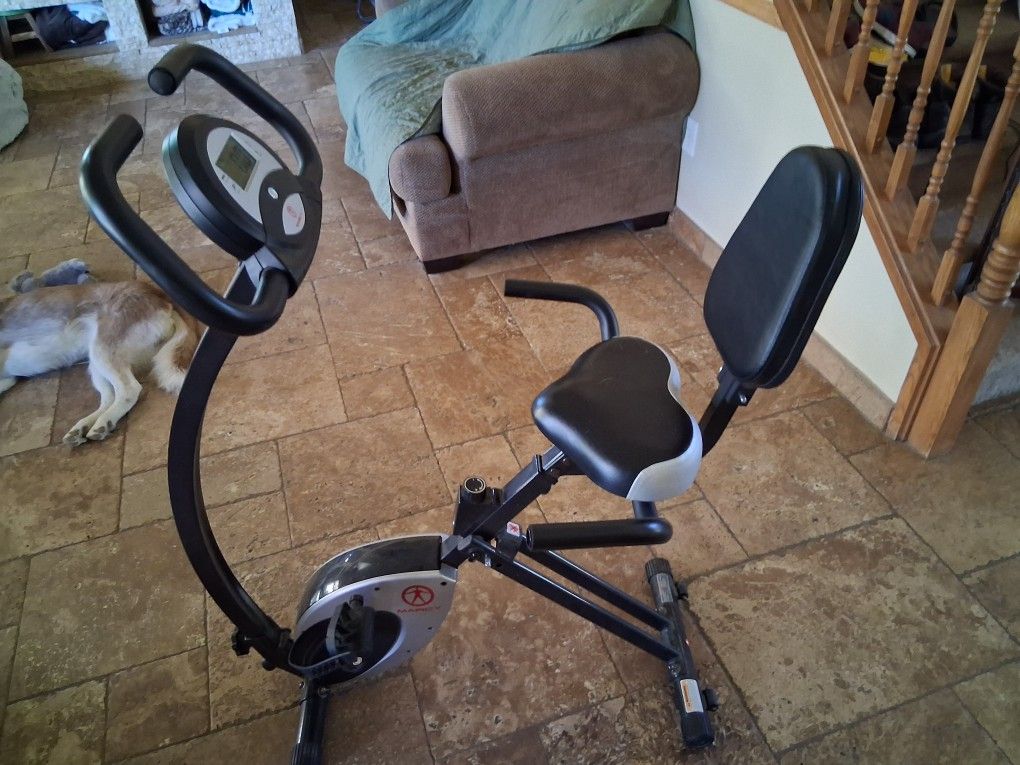 Stationary bike exercise bike Excellent condition