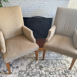 8 Restoration Hardware Dining Table Chairs