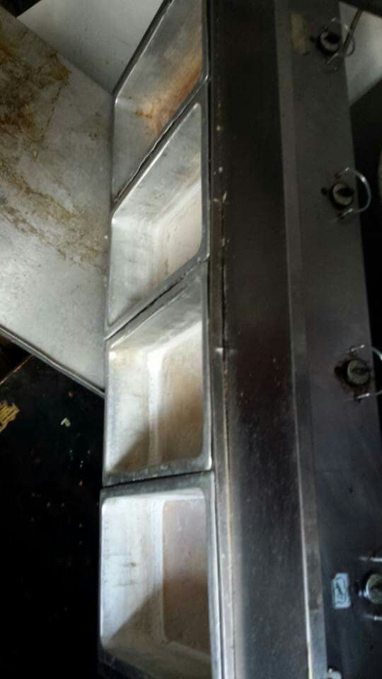 Commercial steam table