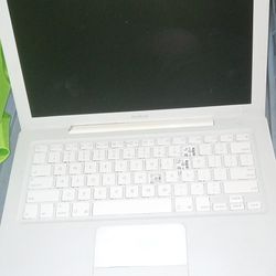 Apple Mac Book 2006 Model