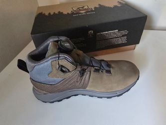 Steel toe boots
