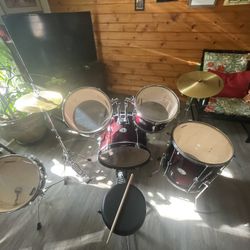 First Act 5-piece Drum Set