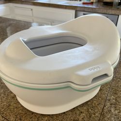  Frida Baby 3-in-1 Grow-With-Me Toddler Potty Training Toilet