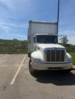 2018 Peterbilt box truck