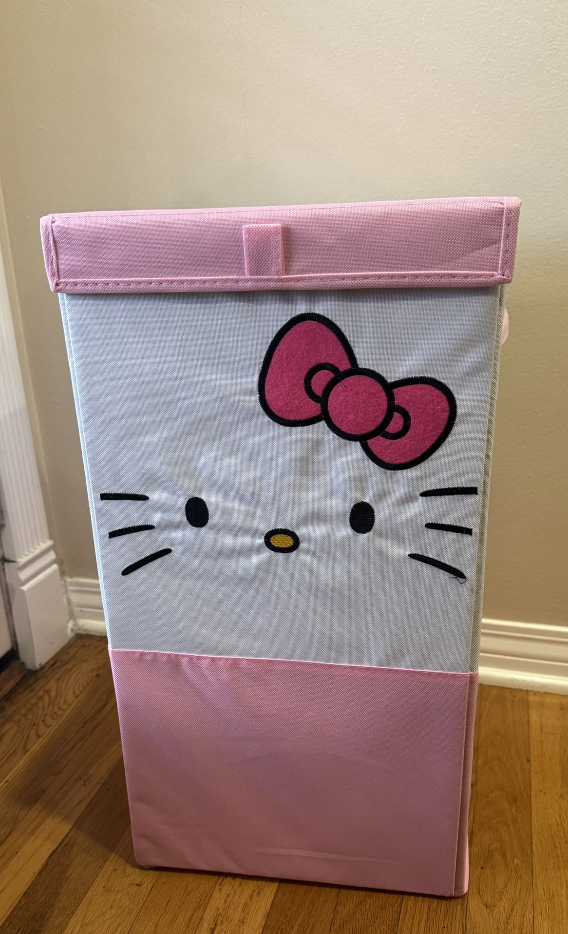 Hello Kitty Bin