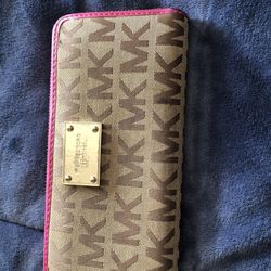 Wallet, MK, Couch, Guess, Ysl