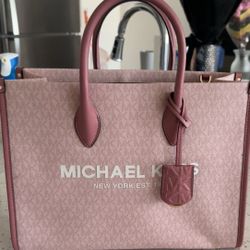 Micheal Kors purse 