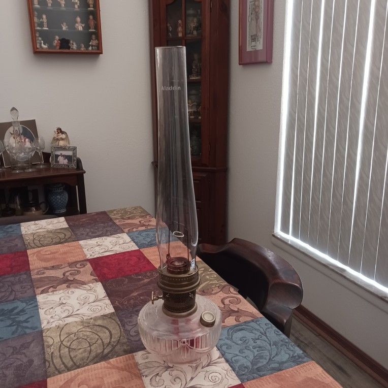 Antique Aladdin Oil Lamp.