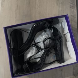 black leather laced heels size 9w