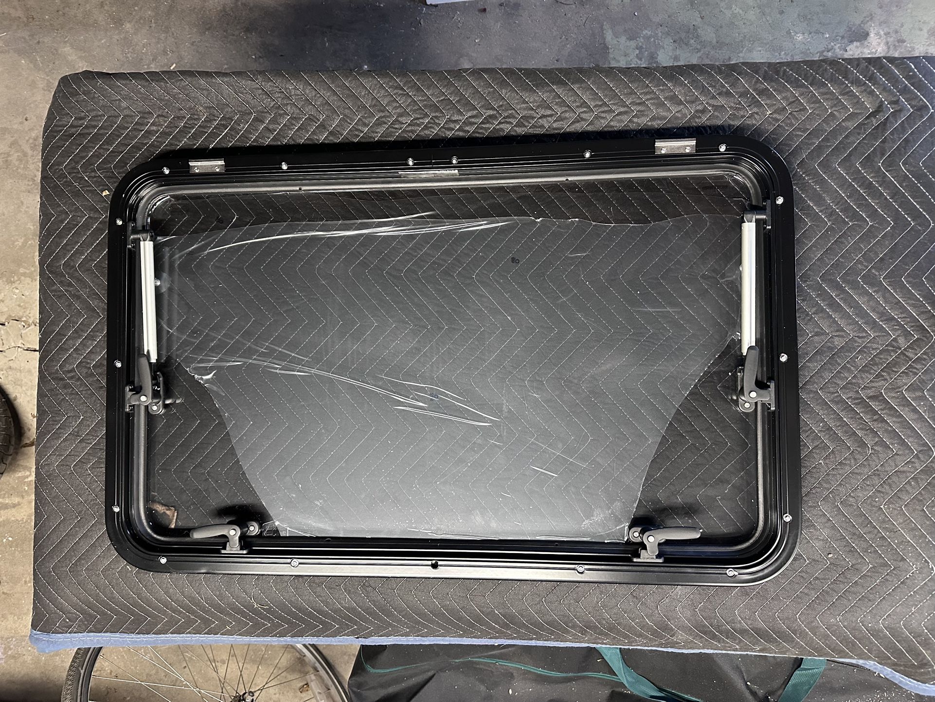 Van Window + Screen, Arctic Tern Overland