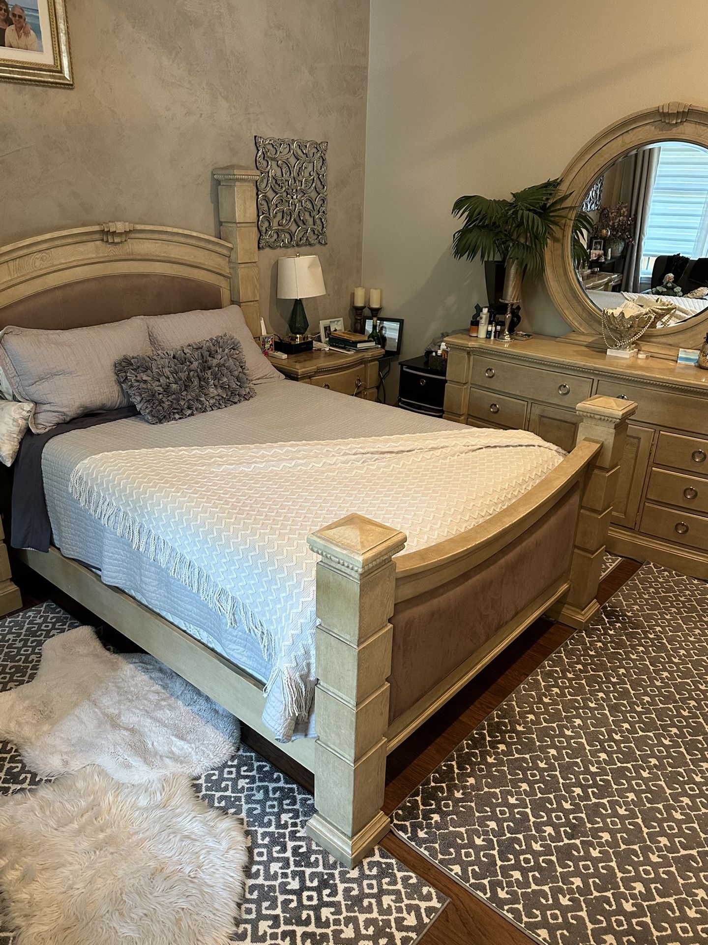 Queen Bed And Furniture 4 Piece Set