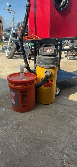 Sandblast with media recycle system