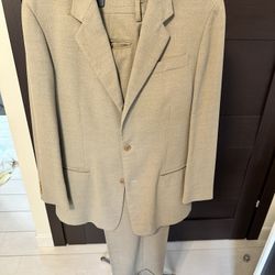 Vintage DKNY Men’s Suit 40R (Light Stains Pictured)